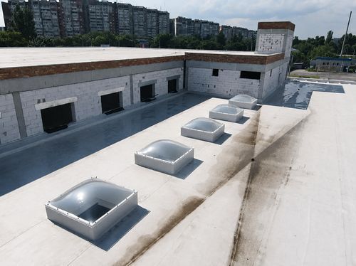 Купольний зенітний ліхтар із полікарбонату